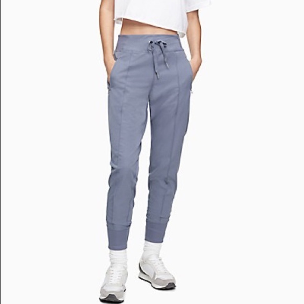 Calvin Klein Performance Pintuck Joggers. Size XS. Color: Grisaille (gray/blue)